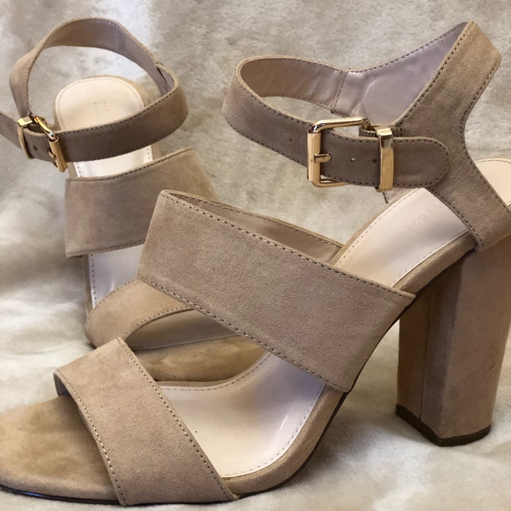 👡 Size 8.5 Nude Heeled Sandals 👡